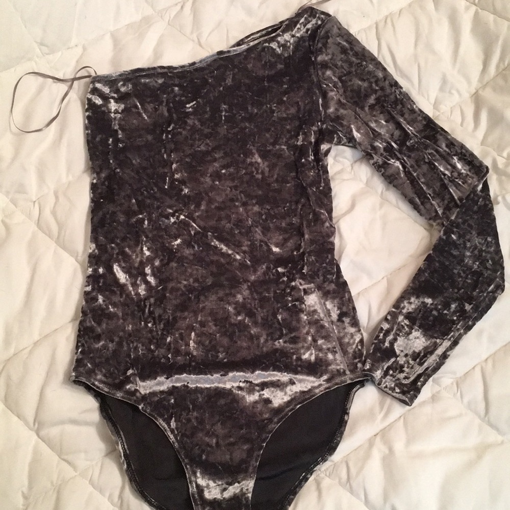 ZARA Grey crushed velvet off the shoulder bodysuit